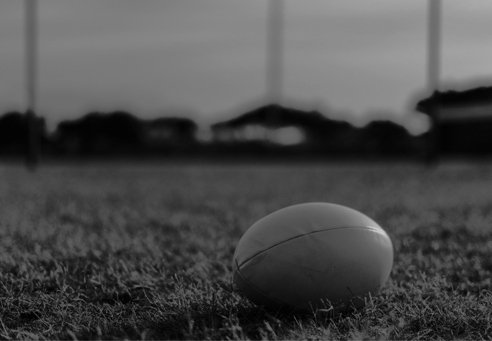 Ballon de rugby sur le terrain